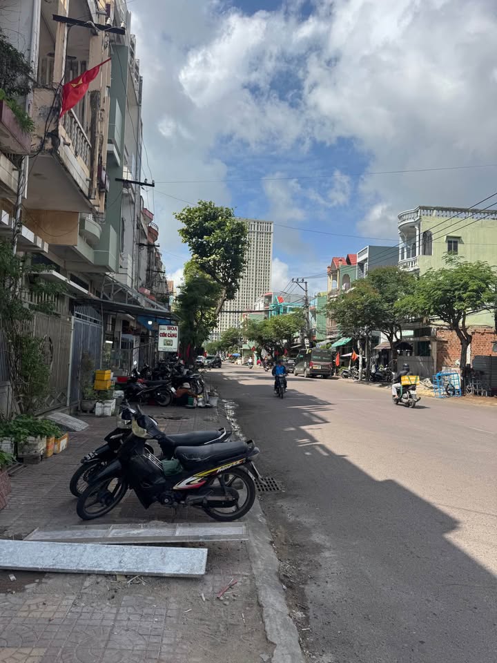 Bán nhà mặt tiền Trần Hưng Đạo, nằm đoạn gần biển Xuân Diệu