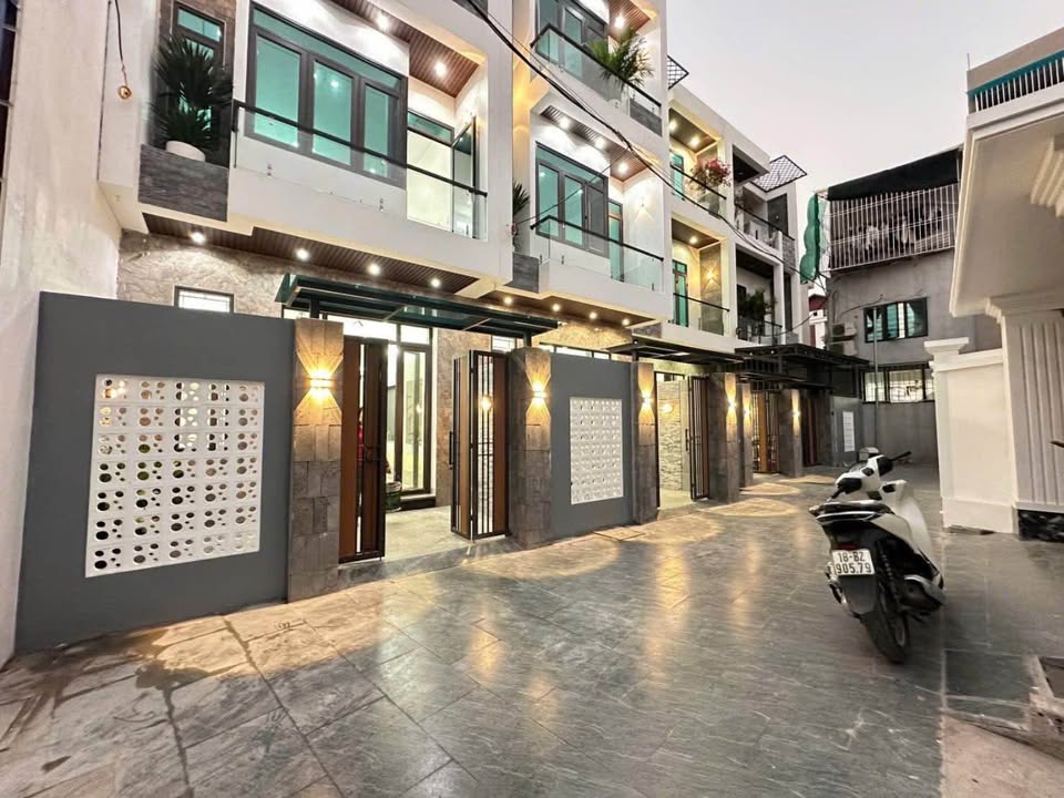 Bán nhà 3 tầng xây mới khu vực Kênh, phường Lộc Vượng, Nam Định, giá 3.3 tỷ