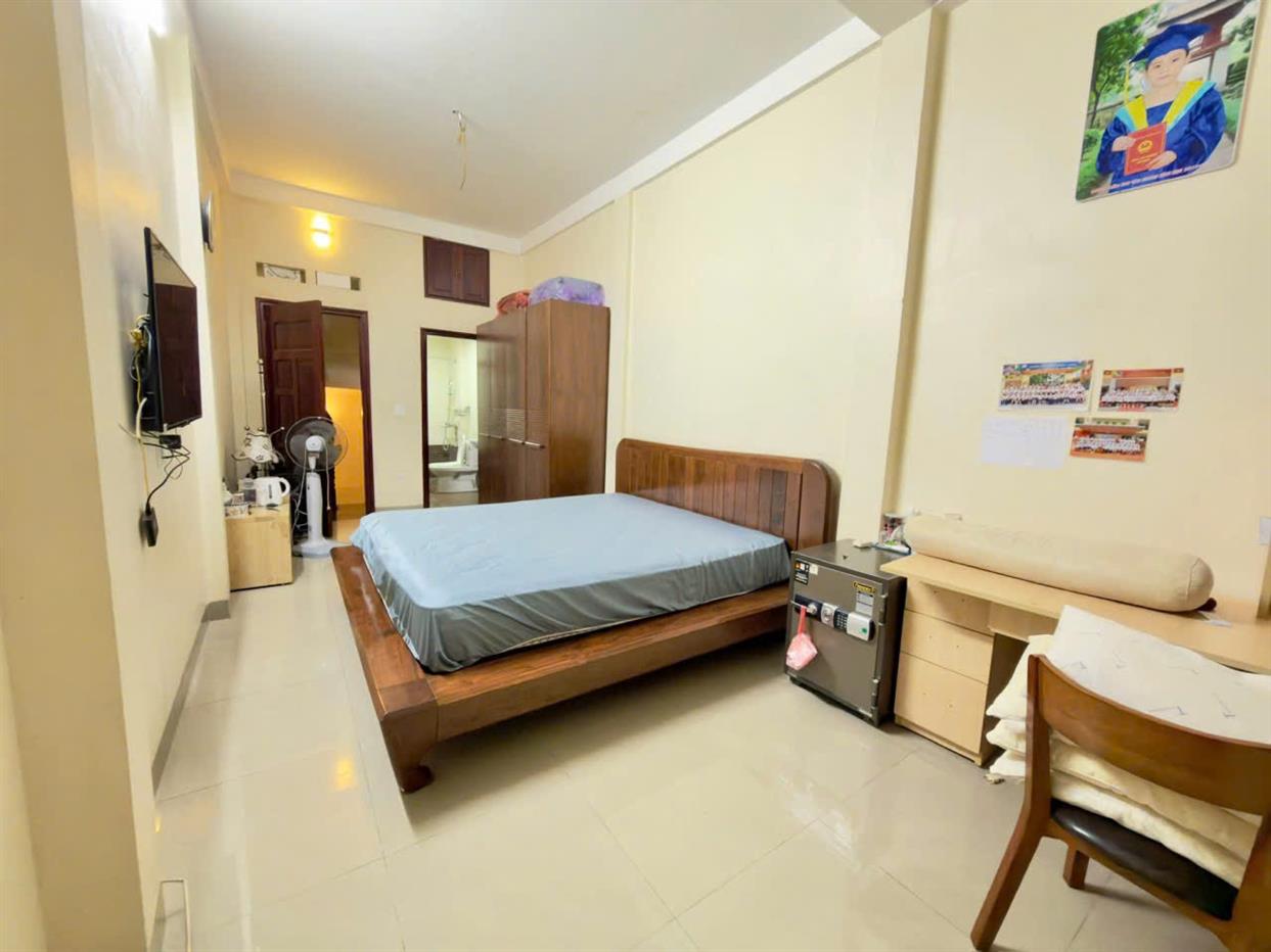 Cho thuê nhà Tôn Đức Thắng – ngõ Huy Văn, diện tích 35m² x 5 tầng, 3 phòng ngủ, giá 16 triệu/tháng