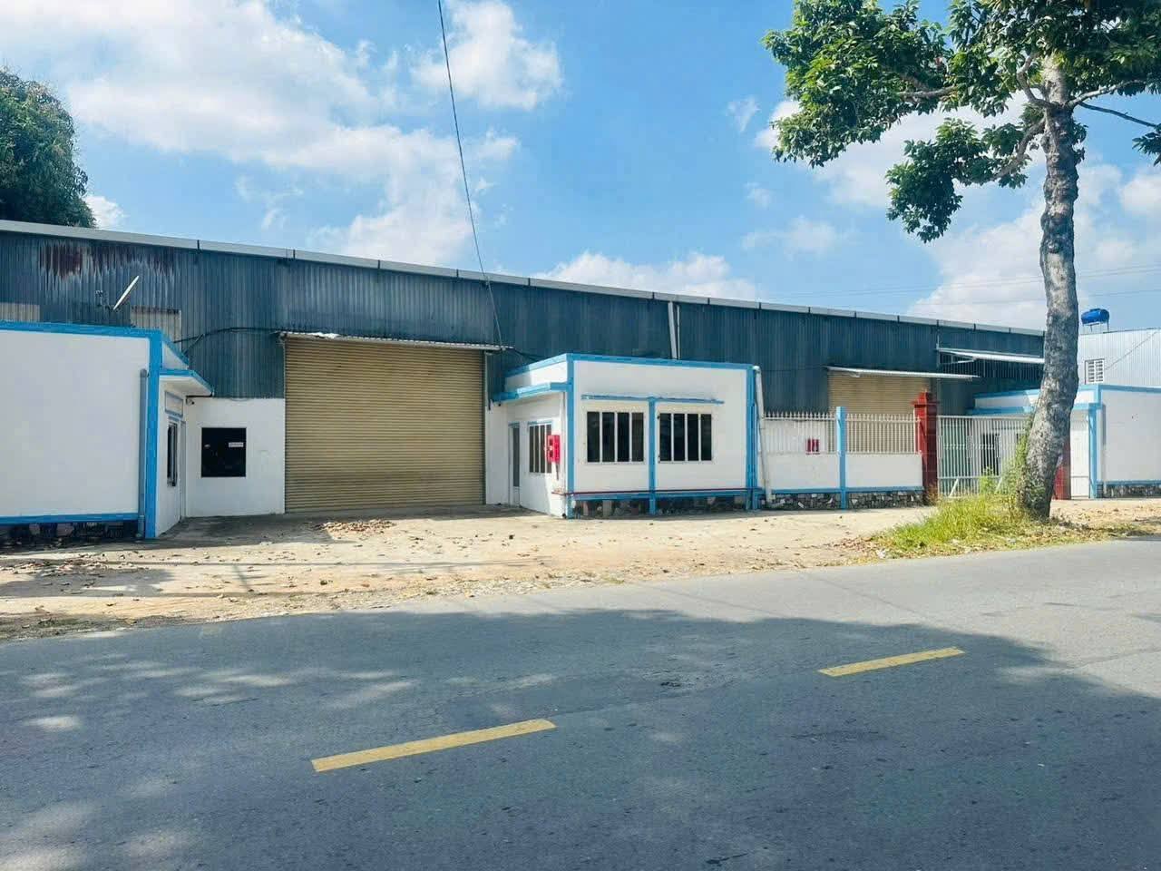 Bán kho xưởng mặt tiền đường Nguyễn Thị Định, Châu Thành, Bến Tre, 600m2, giá 5.2 tỷ