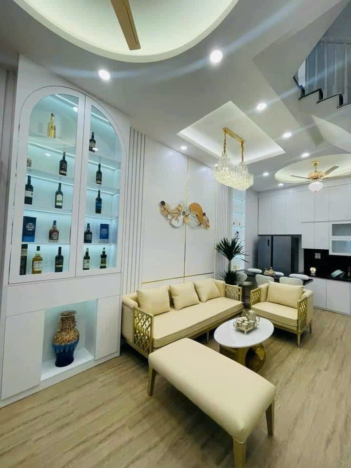 Bán nhà đẹp phố Xã Đàn, Đống Đa, 35m2, 4 tầng, gần công viên Thống Nhất, giá 7,6 tỷ