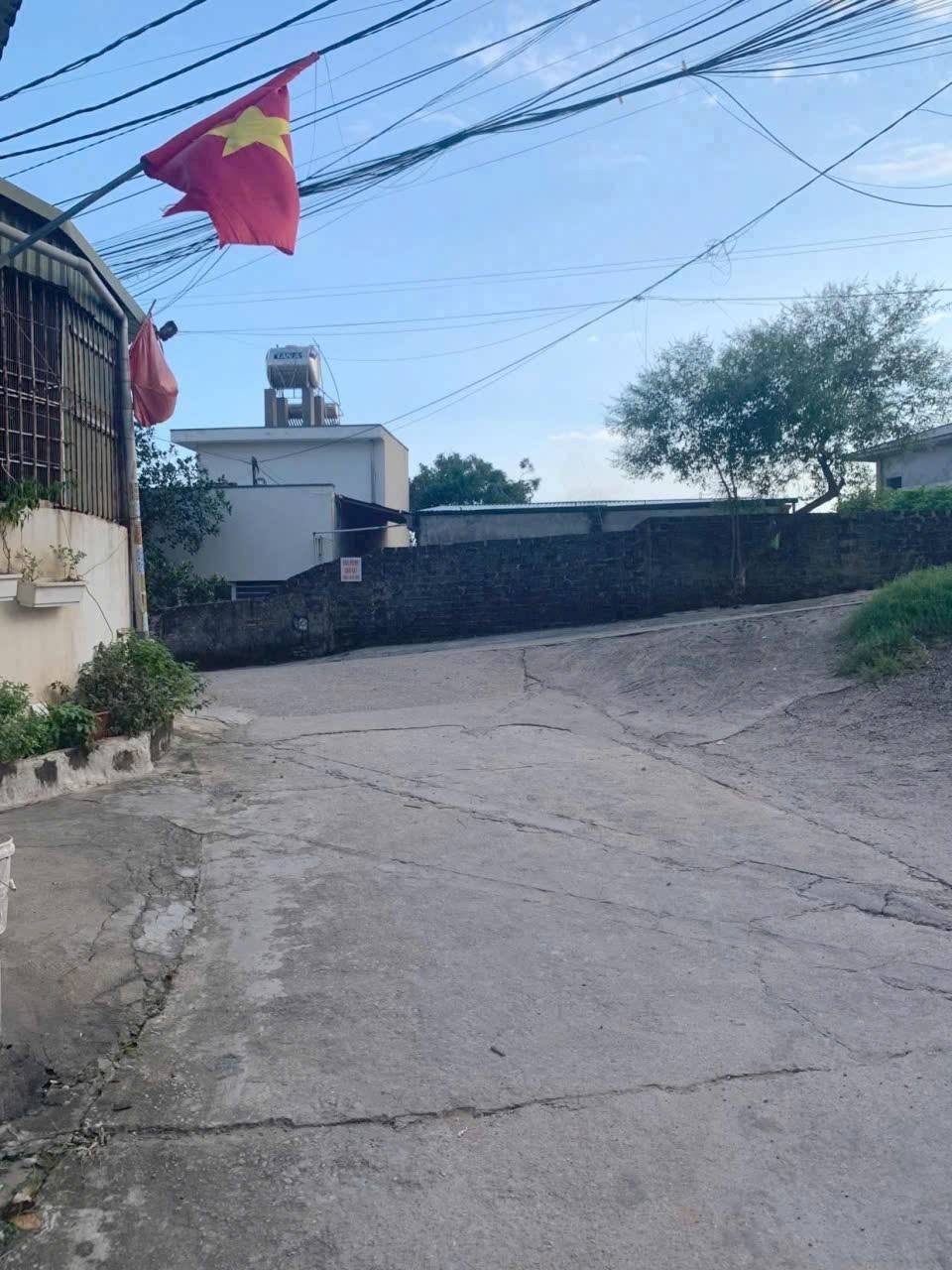 Chính chủ gửi bán ô đất khu 3 Giếng Đáy gần trường mầm non Sao Sáng