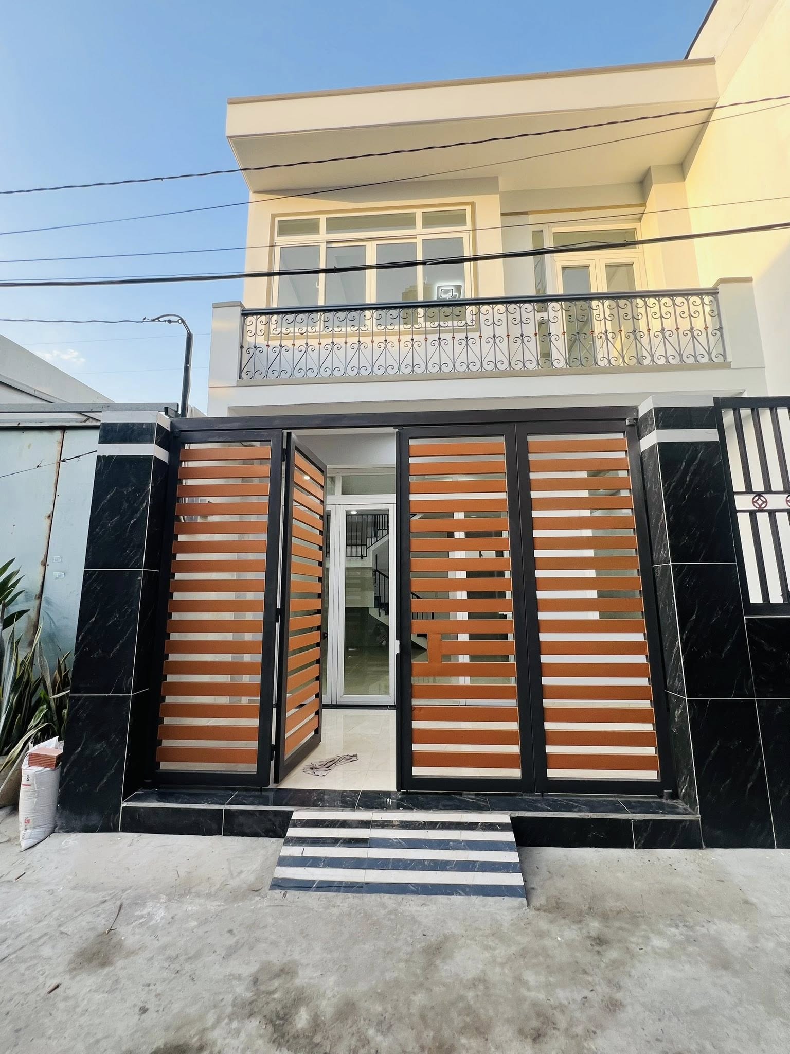 Bán nhà Bình Tân, 66m2, 2 tầng, 3 phòng ngủ, hẻm xe hơi Lê Văn Quới, ngay ngã tư Bốn Xã, giáp ranh Tân Phú