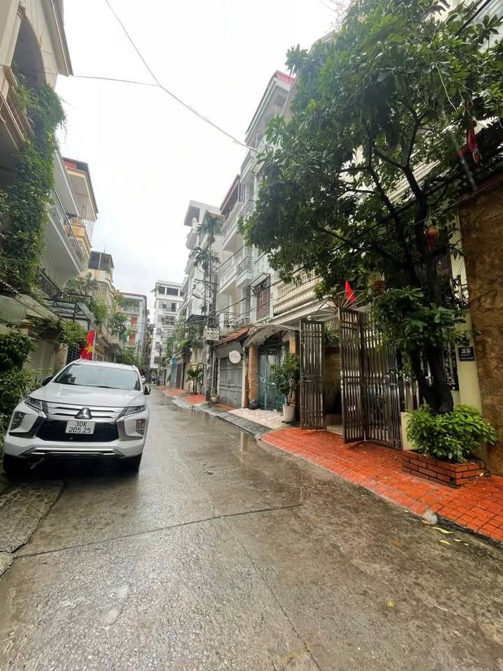 Bán gấp nhà Chùa Láng, Đống Đa, 5 tầng, thang máy, giá 15 tỷ