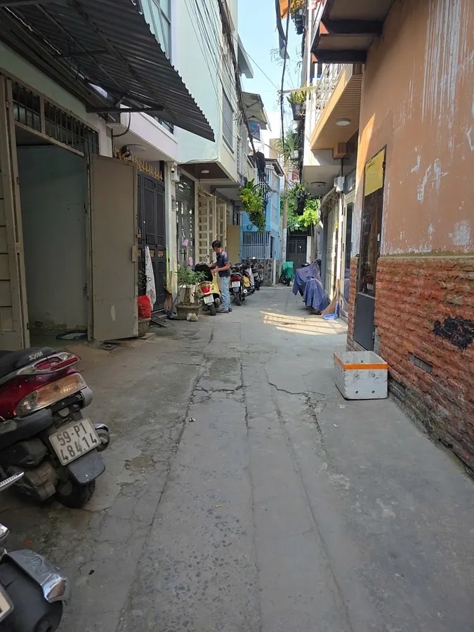 Bán nhà Cấp 4 hẻm 737// Lạc Long Quân,P.10,Tân Bình -40m2, 4.650 tỷ