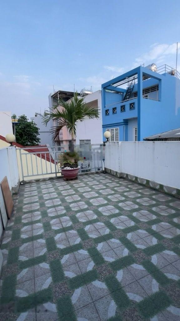 Bán nhà Tân Bình HXH Lạc Long Quân 3 tầng 39m chỉ 5.6 tỷ, LH: 0907082141