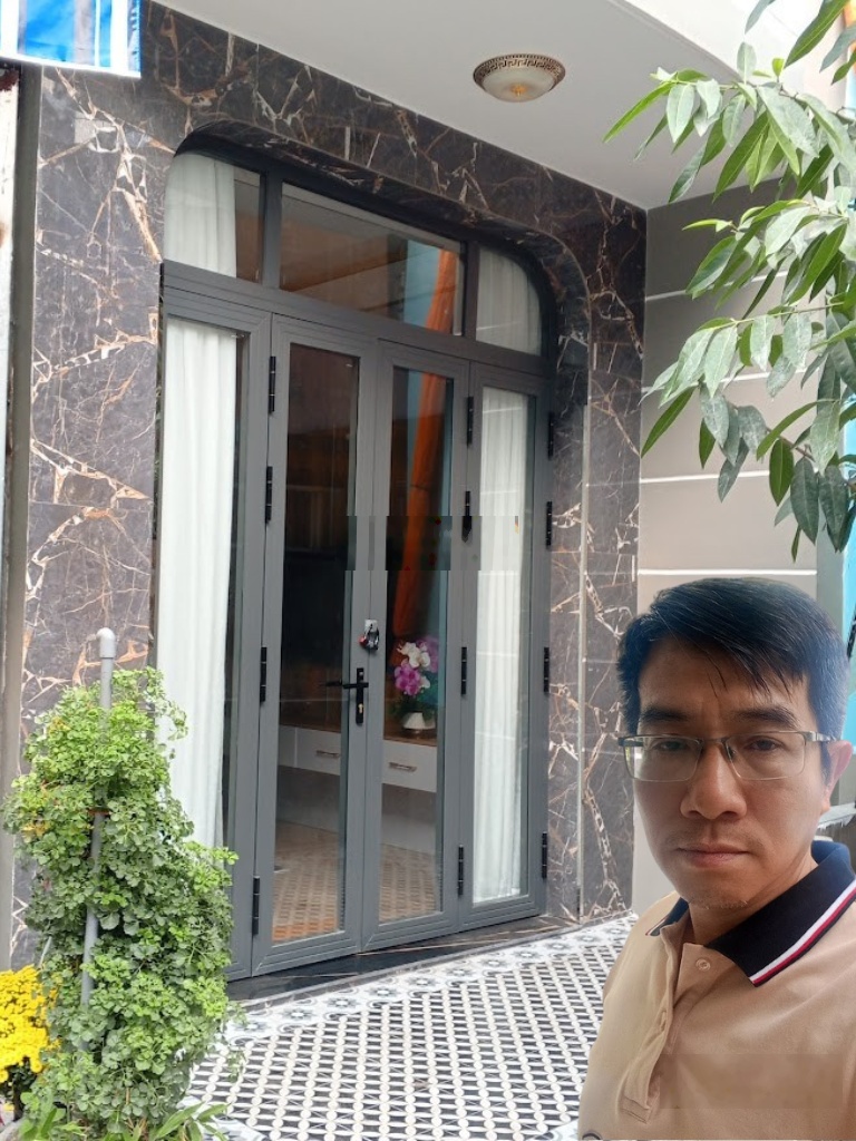 Bán nhà Hẻm Xe Hơi tránh, sát Mặt Tiền Lạc Long Quân Tân Bình - 42m2x2 tầng - nhà đep Full nội thất