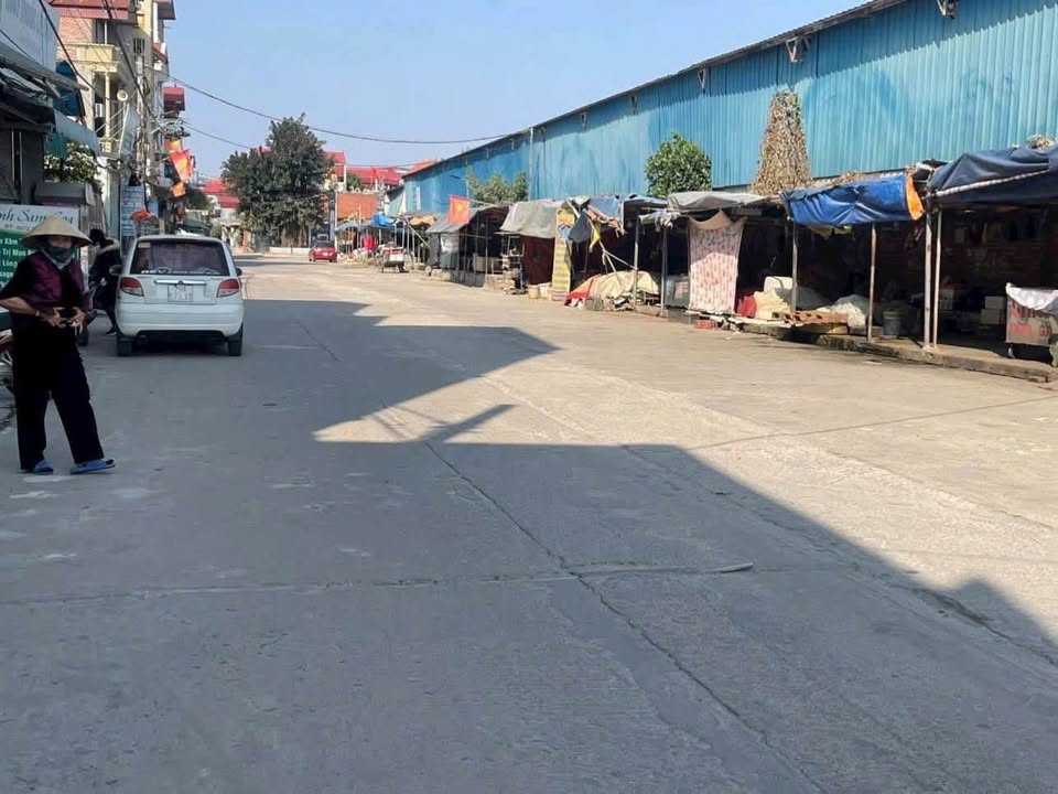 Bán đất Do Thượng, Mê Linh, ngõ ô tô vào tận đất, 81m2, nở hậu