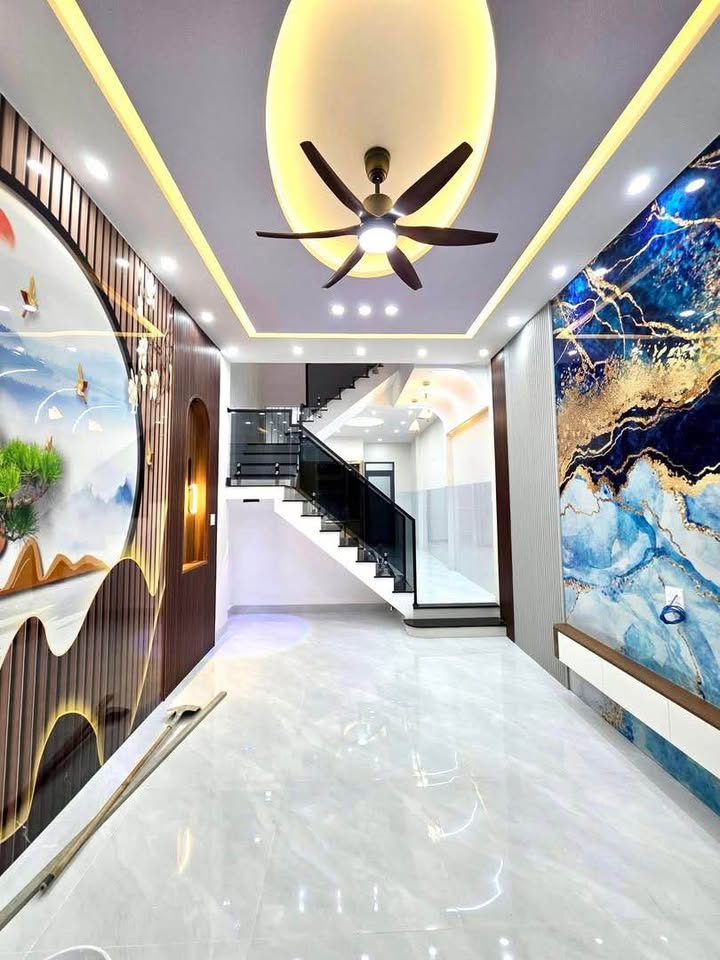 Bán nhà 3 tầng Huỳnh Thúc Kháng, Quy Nhơn, 70m2, giá 6.95 tỷ