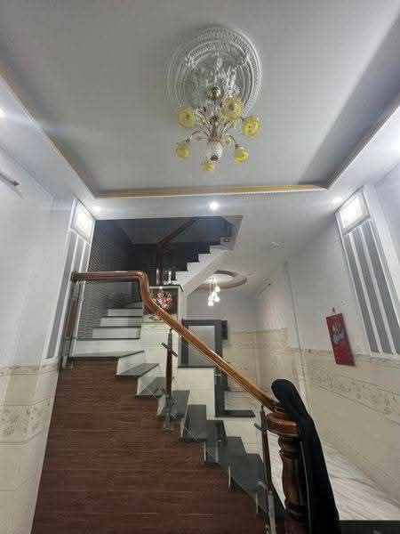 Bán nhà 3 mê hẻm Lê Hồng Phong, phường Lê Hồng Phong, Quy Nhơn, 35m2, mặt tiền 4m, nhỉnh 2 tỷ