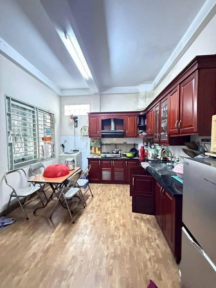 Cần bán căn nhà 35m2, xây 5 tầng ở phố Trung Liệt, Đống Đa, giá 8.2 tỷ