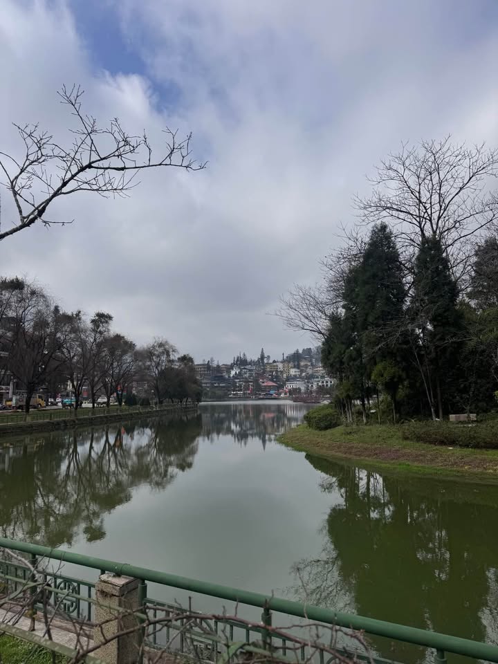 Bán khách sạn trung tâm Sa Pa, diện tích 289n2, 5 tầng, 32 phòng thiết kế hiện đại, gần bế xe và chợ Sa Pa