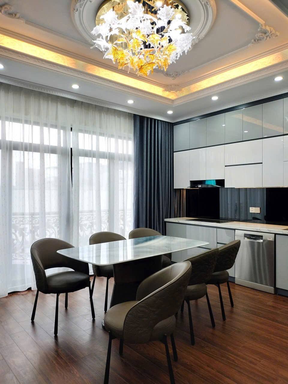 Nhà Đẹp 38m2, 20m ra phố, có thang máy, vị trí trung tâm Ba Đình, Hà Nội