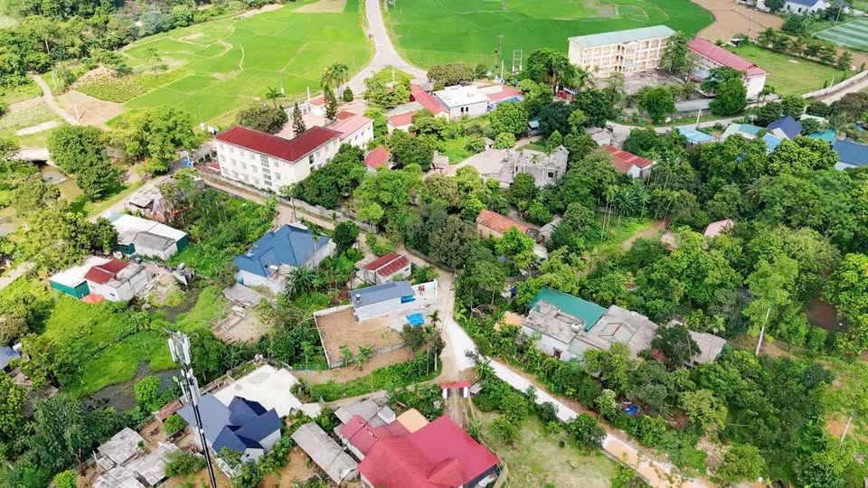 Bán lô đất 99m2 (70m2 ONT) tại Cao Dương, Lương Sơn, Hòa Bình, sổ đỏ trao tay