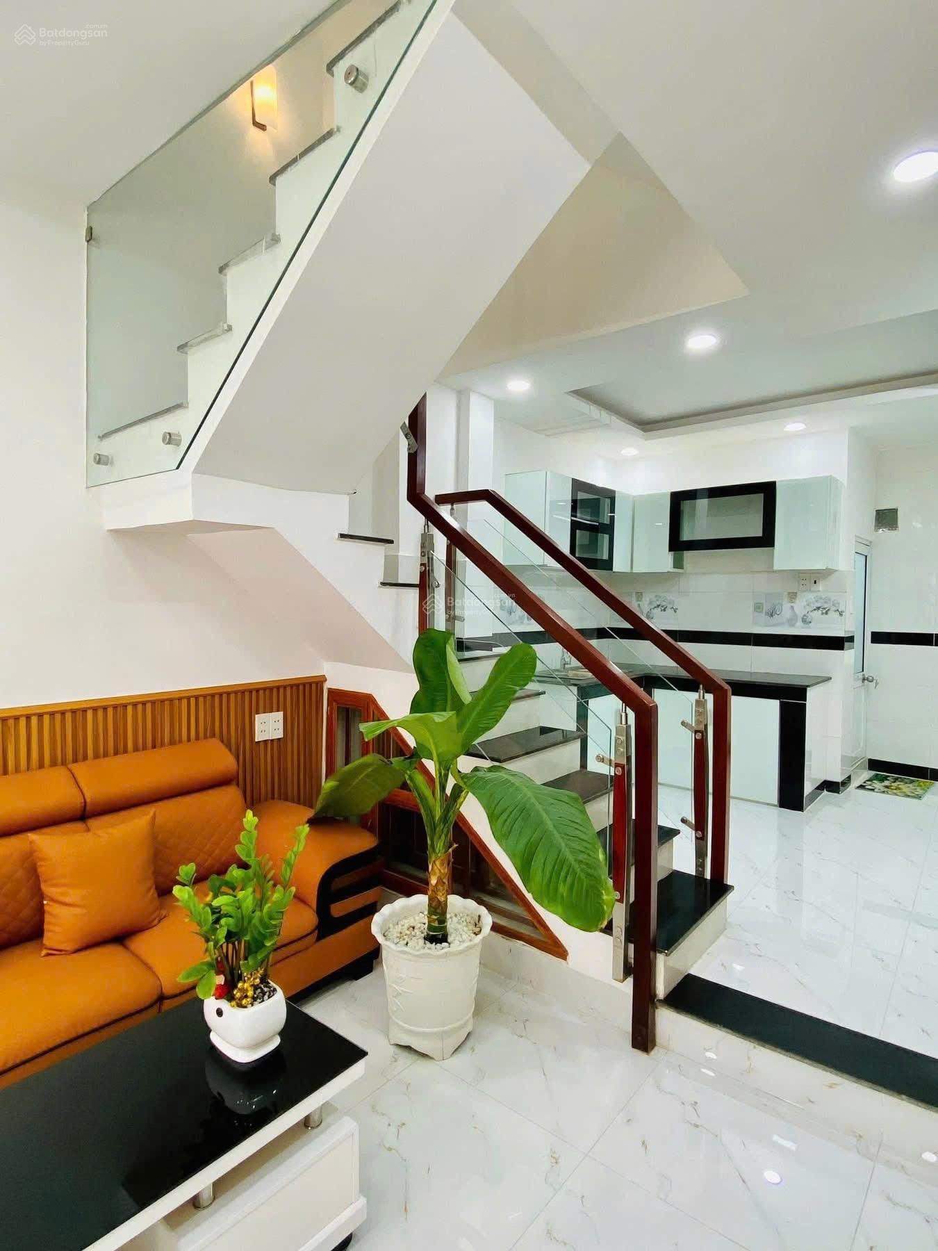 Cô Tiên cần tiền bán gấp nhà Hùng Vương-P9-Q5, gần chợ An Đông. 3tỷ550 DT 70m2 đang cho thuê 24tr