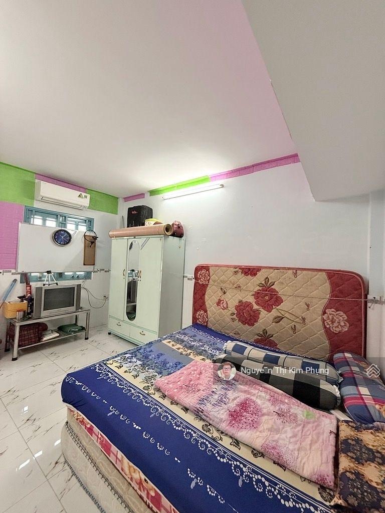 Bán nhà riêng gần chợ Phạm Văn Hai ,Tân Bình - 4 tầng chỉ 5ty2 sát hẻm xe hơi