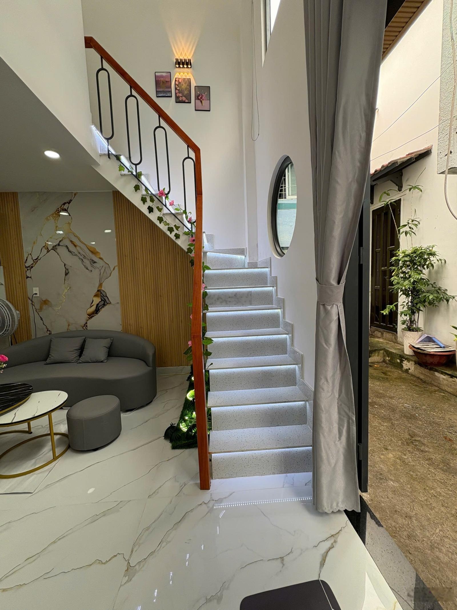 Nhà mới đẹp 2 tầng Quang Trung - 2 mặt tiền hẻm thông - ngang 4m - Emart