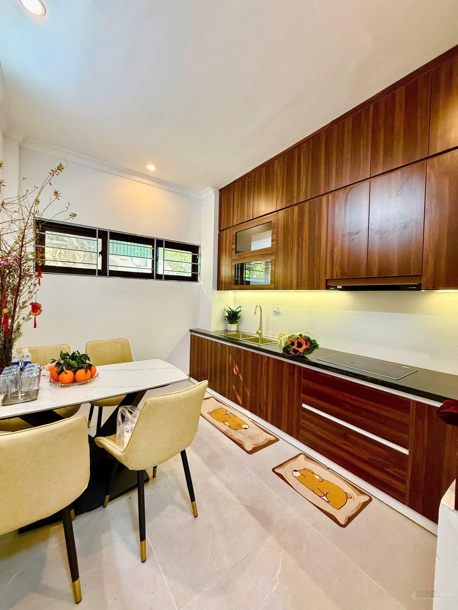 Bán nhà đẹp Đội Cấn. Ngõ nông, thông tứ tung, ô tô đỗ gần. Dân ở còn mới, thoáng, tặng NT, 48m2*5T