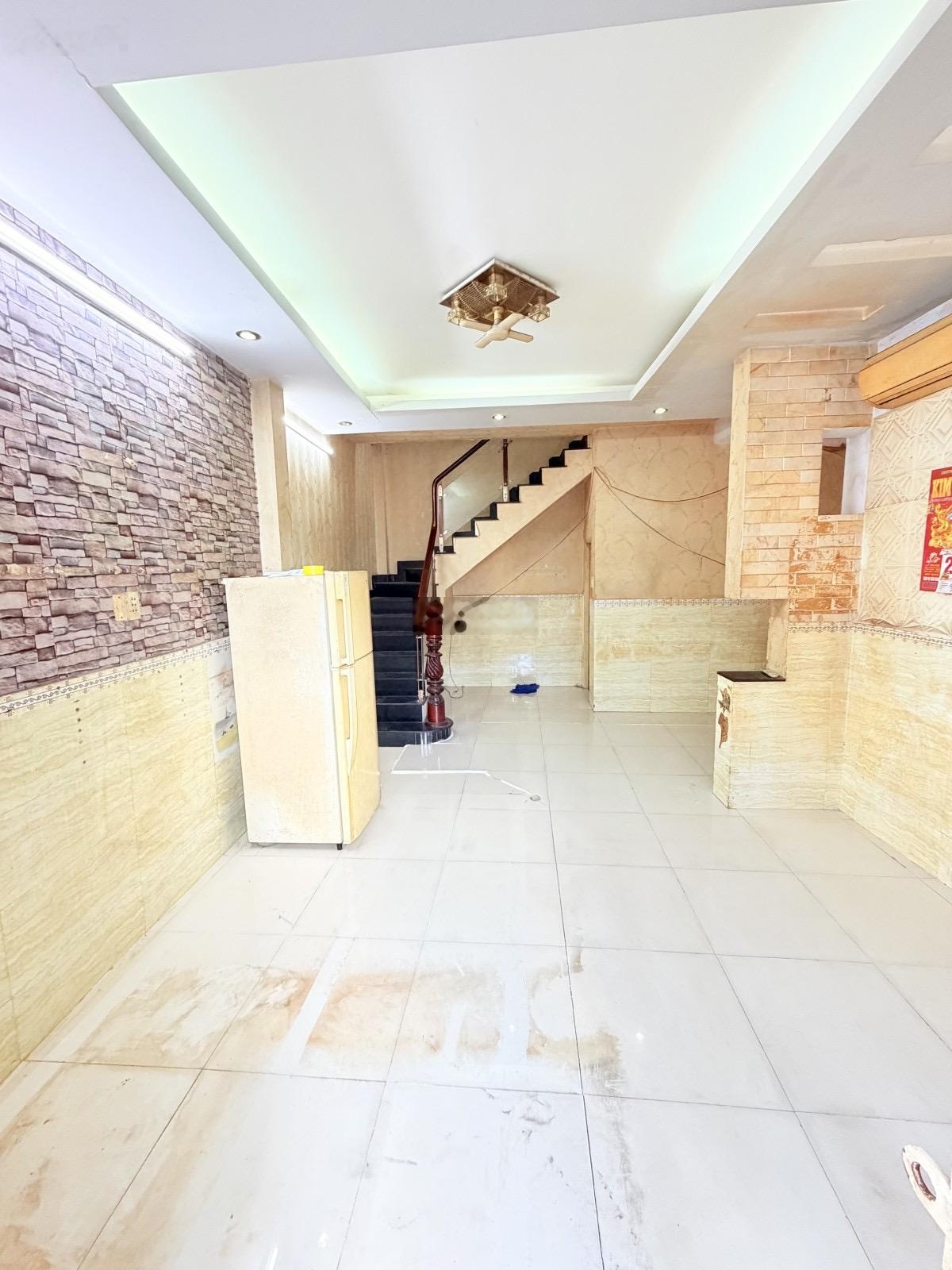 Bán nhà hxh 8 m trần văn quang tân bình 3 phòng ngủ nhỉnh 4 tỷ.