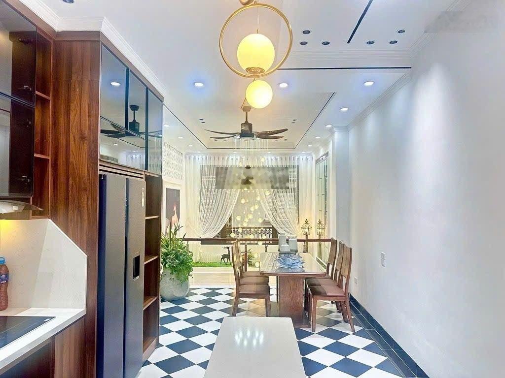 Ngọc Khánh- 16,9 tỷ | 53m | hàng hiếm- 6 tầng thang máy, mặt ngõ Ngọc Khánh gần Vinhomes Giảng Võ