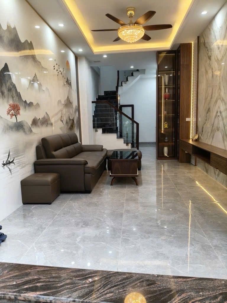 Bán nhà Hồ Tùng Mậu, 32m2, mặt tiền rộng, 5 tầng đủ công năng, giá 8.5 tỷ