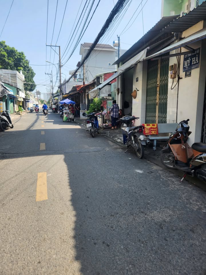 Bán nhà mặt tiền đường số ngay chợ Hiệp Bình, Thủ Đức, 2 tầng, 65m2, chỉ 5 tỷ nhỉnh