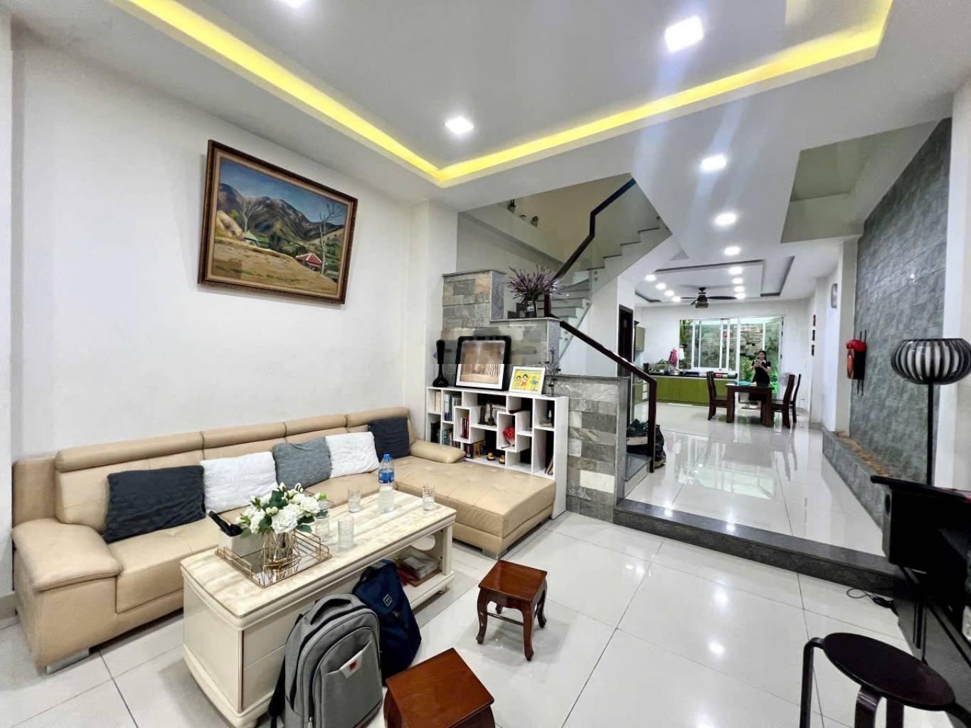 Bán Nhà Riêng 4PN, 4WC, 52m2, 5 tỷ tại Nguyễn Sỹ Sách, p 15, Tân Bình, HCM