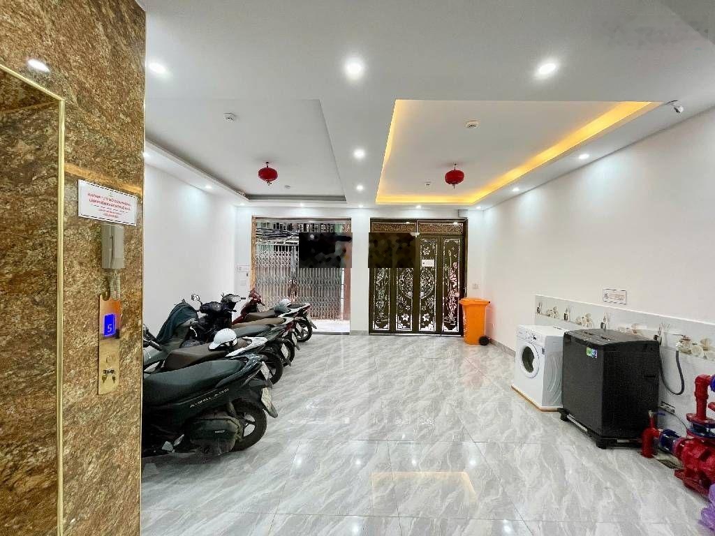 CHDV Đội Cấn Ba Đình, 57 m, 7 tầng thang máy, 11 phòng khép kín, tặng full nội thất khách sạn