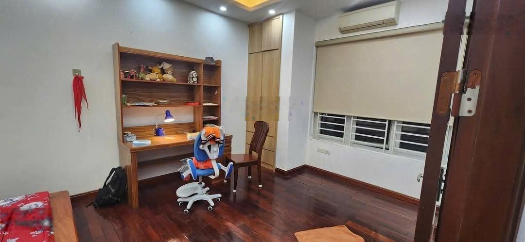 Bán nhà riêng Kim Mã! Lô góc, ô tô tránh dừng đỗ, thông, kinh doanh, gần phố, giá đầu tư