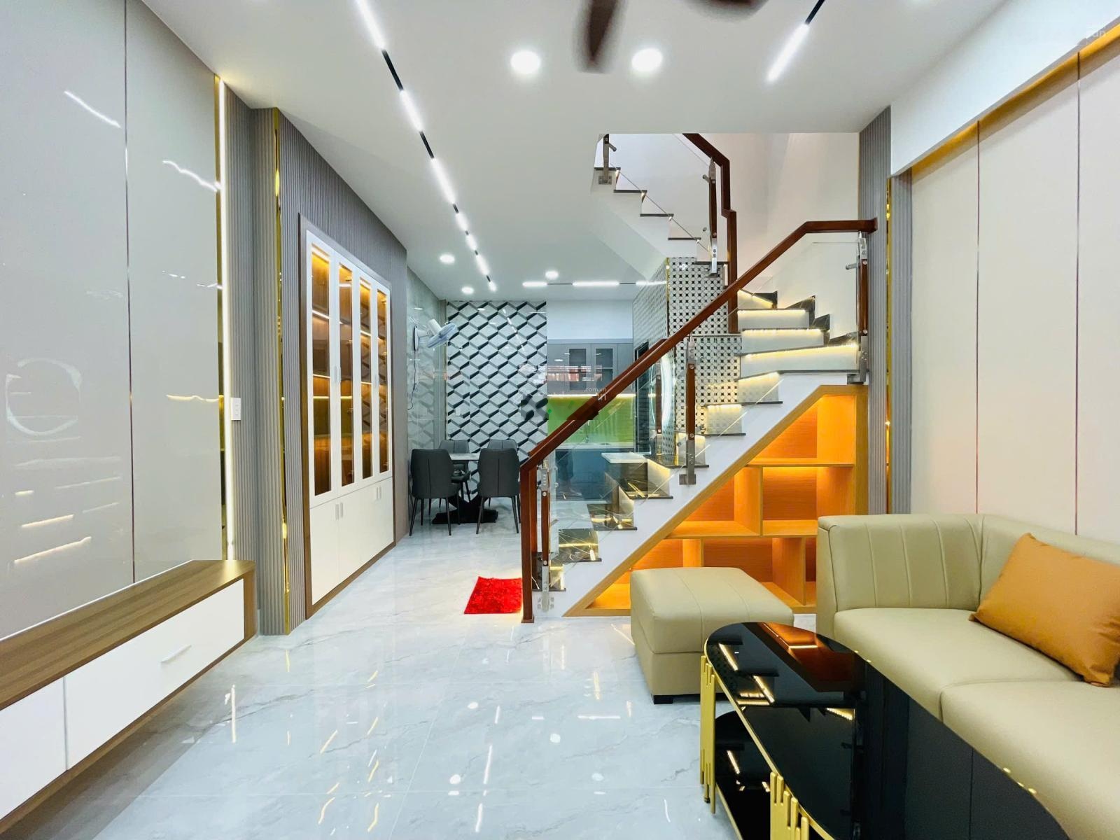 10m ra hxt - ngay công viên làng hoa - chủ mới spa lại đẹp lung linh - nhỉnh 4 tỷ