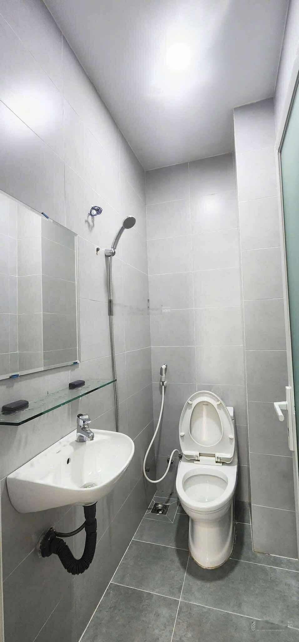 Nhà mặt phố 10m xe hơi ngủ trong nhà đường Phan Huy Ích P15 TB