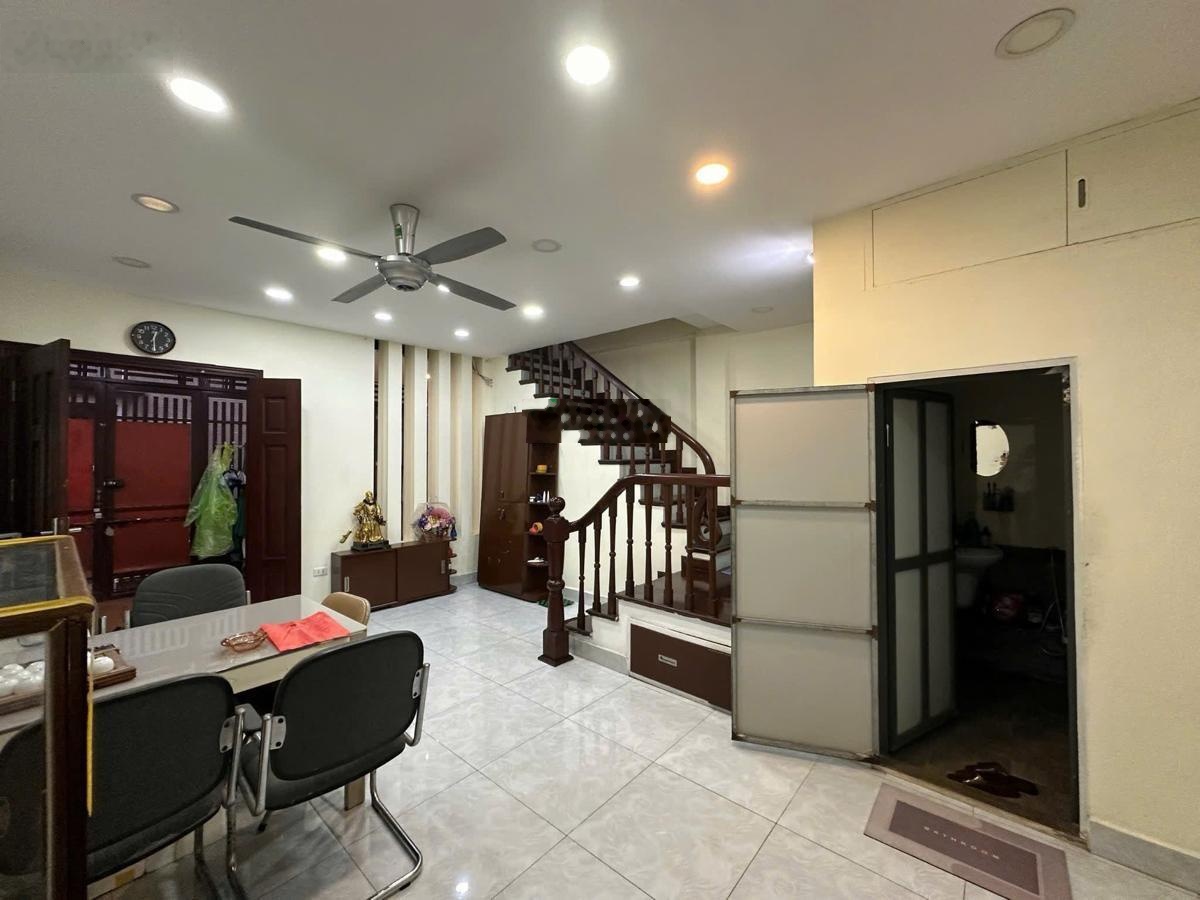 Mặt ngõ 3 gác tránh, 20m ra ô tô, DT 50m2, MT 4,8m, chào 10,3 tỷ, thông vòng quanh