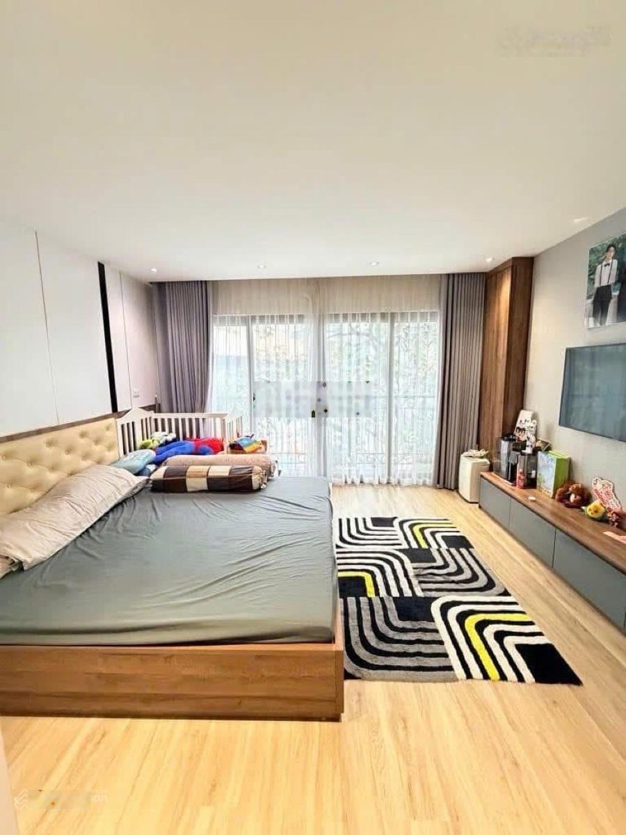 Bán nhà mặt phố hoè nhai - dt 40m2 - 6 tầng - mt 4.8m - vỉa hè kinh doanh - 30.x tỷ