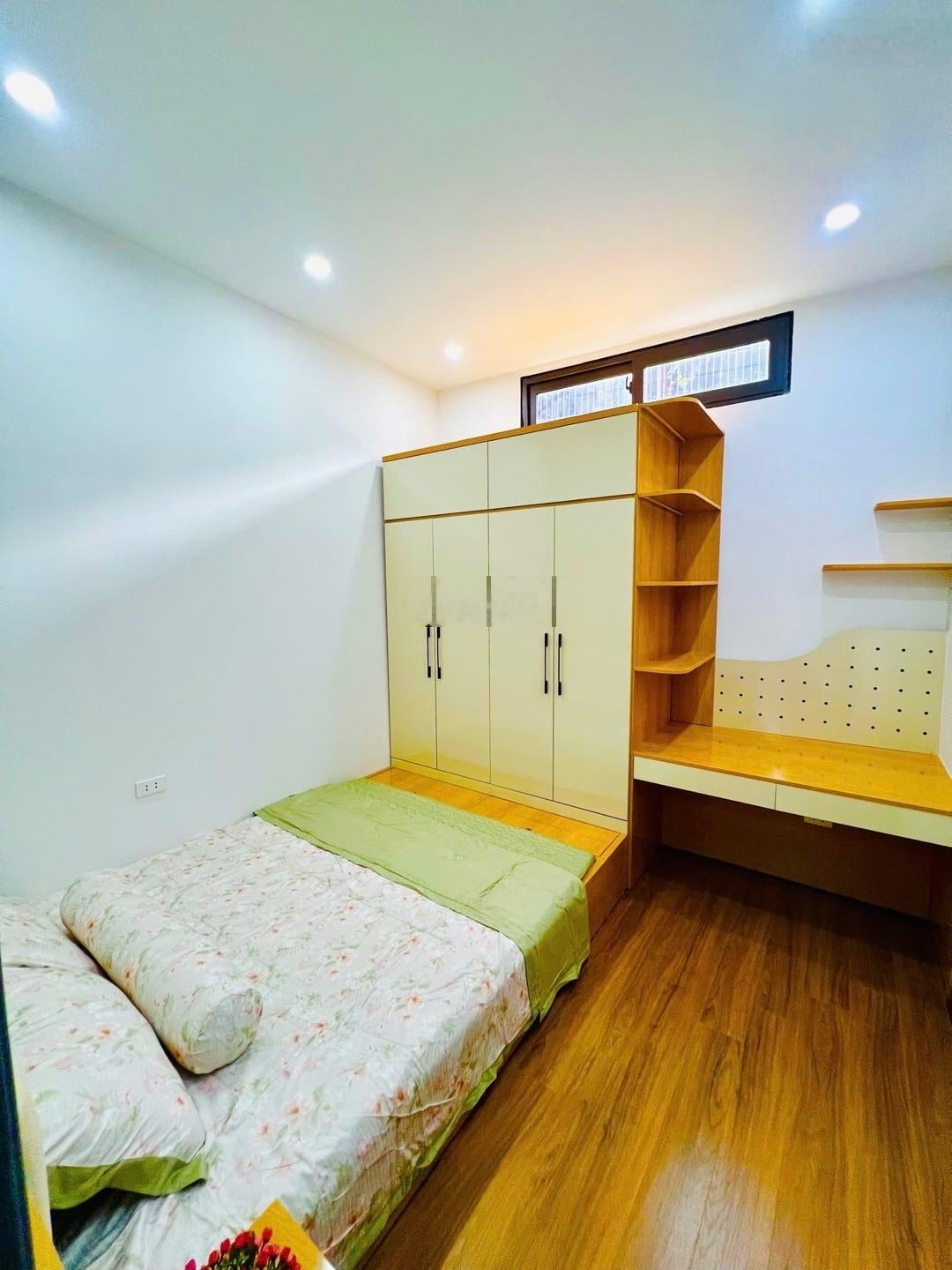 Bán nhà riêng ngọc khánh ba đình - 34m2 - 4 tầng - 2 mặt thoáng - full nội thất - giá 9.x tỷ