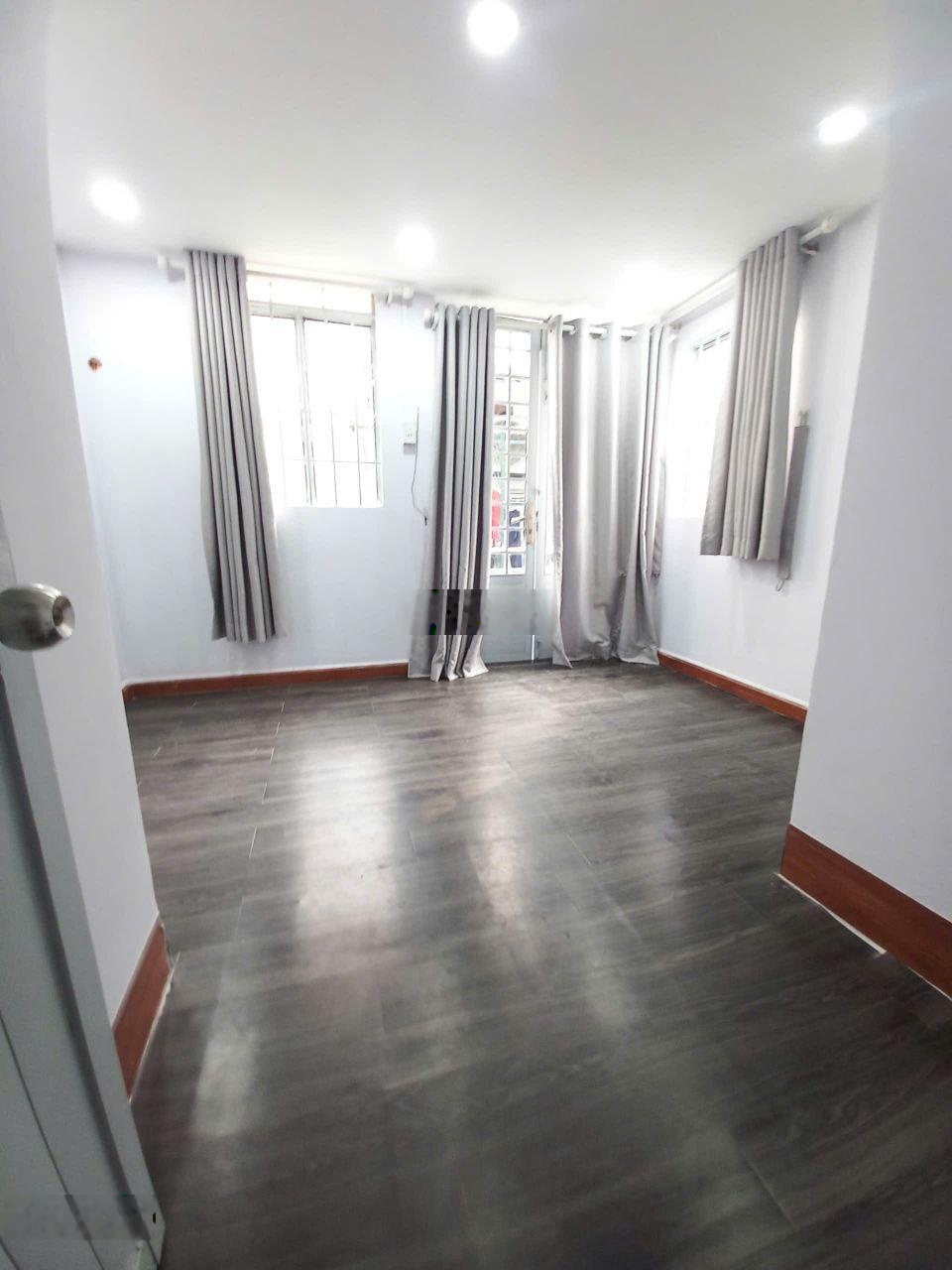 Chỉ 2.95 tỷ nhà mới 3 tầng Trần Hưng Đạo, Q5, giá hiếm khu trung tâm