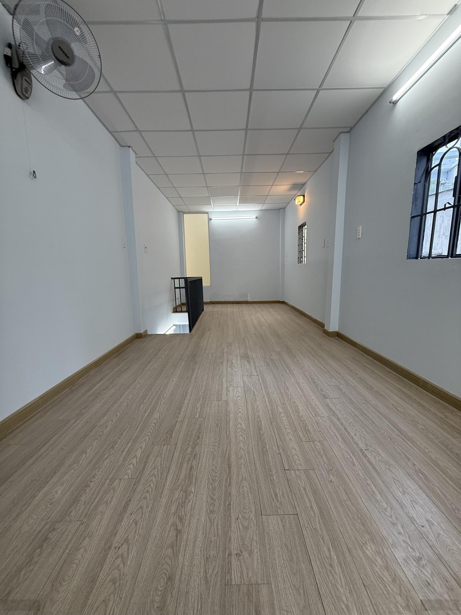 Bán cặp nhà đôi đường Hồng Lạc P10 Tân Bình, 6x12, 2 tầng, 5pn, giá 4.82 tỷ Bl