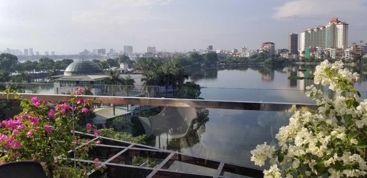 Bán nhà mặt hồ Trúc Bạch mặt phố Trúc Bạch sổ đỏ 100m2 xây 4 tầng mặt tiền 4.5m giá 57 tỷ