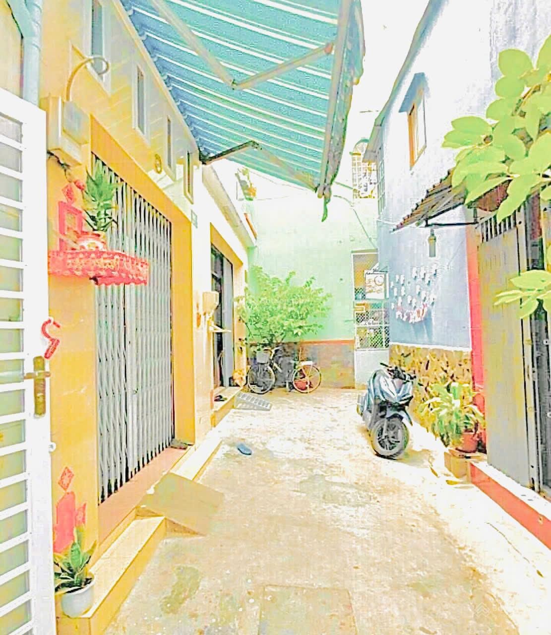 Bán nhà riêng tại Thái Phiên, 4,2 tỷ, 42,1 m2, view đẹp, giá siêu hời, Q11, HCM