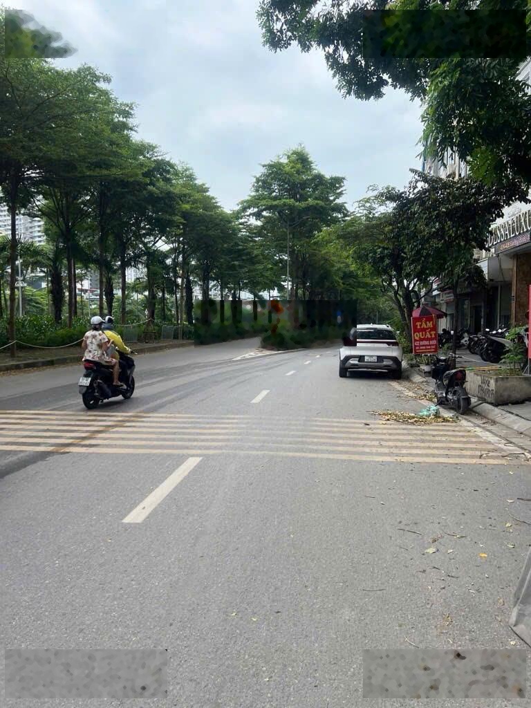 Bán nhà mặt phố đường bưởi ba đình, vỉa hè rộng, giá 15.7 tỷ