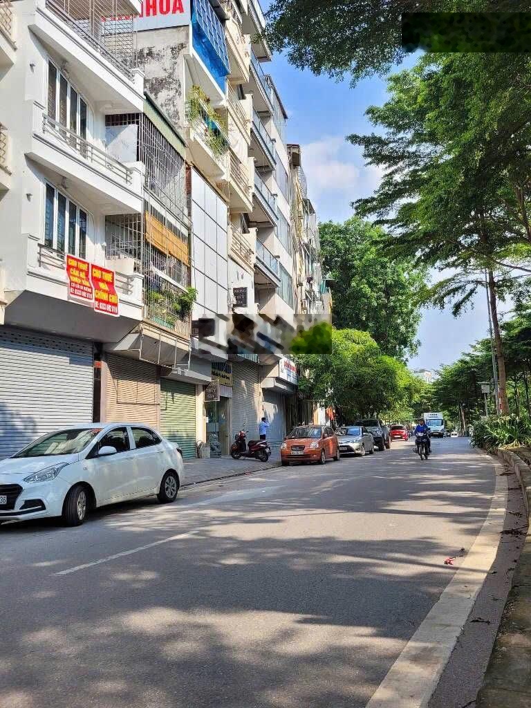 Bán nhà mặt phố đường Bưởi Ba Đình 31m2, vỉa hè rộng, giá 9 tỷ