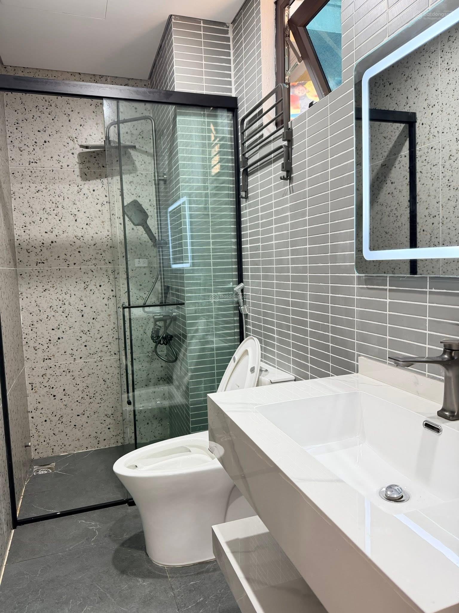 Siêu hiếm, Đội Cấn, thang máy, ngõ ô tô, 30m ra mặt phố, mới đẹp, full đồ, thoáng trước sau