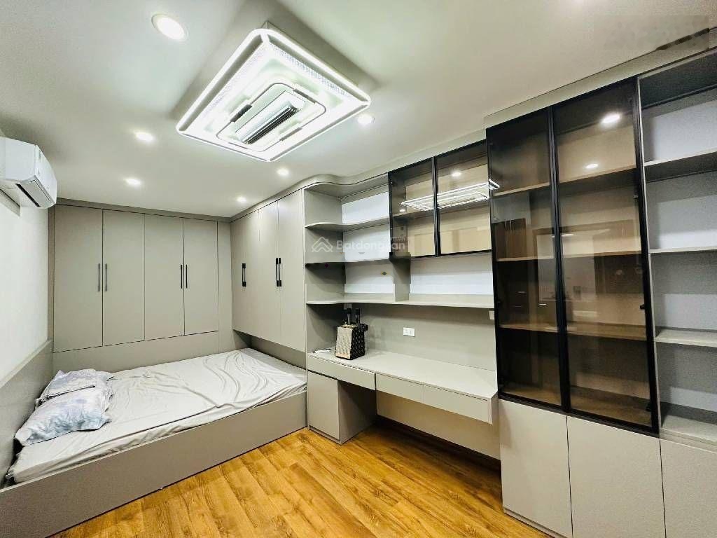 Siêu phẩm nhà mới 5 tầng thang máy trung tâm ba đình - 32m - 9.x tỷ