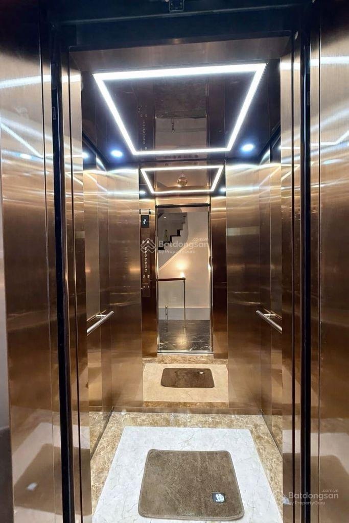 SANG XỊN MỊN - Đội Cấn Ba Đình- 61m gara ô tô thang máy nhập khẩu kinh doanh sầm uất - khu vip