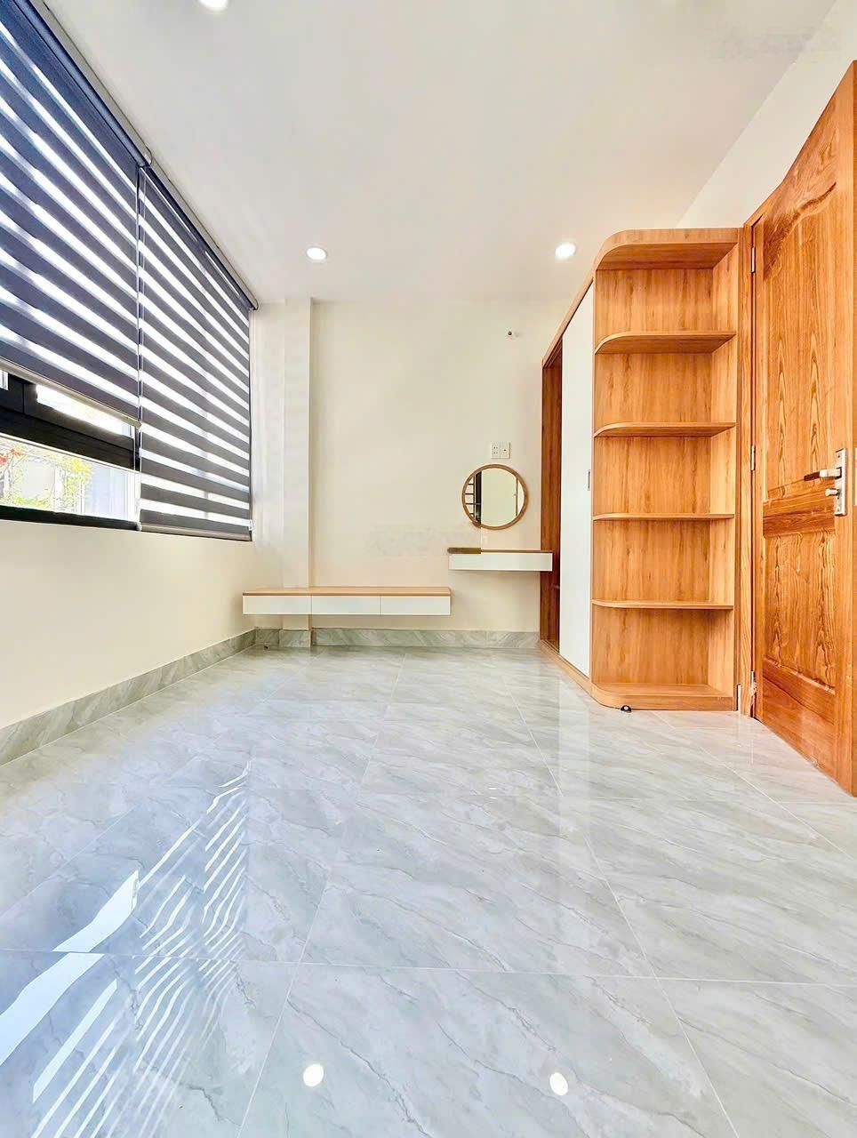 Bán nhà mtkd ngay cộng hòa, giáp khu k300, đường xe tải 8m, nhà mới keng, sổ vuông, không lộ giới