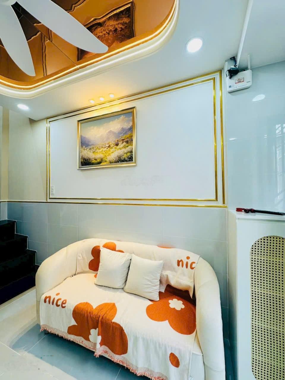 Gò Vấp Bán nhà 1 trệt 1 lầu 1 gác, diện tích sàn: 43m2, 5 phòng, hẻm rộng, gần ĐH Công Nghiệp