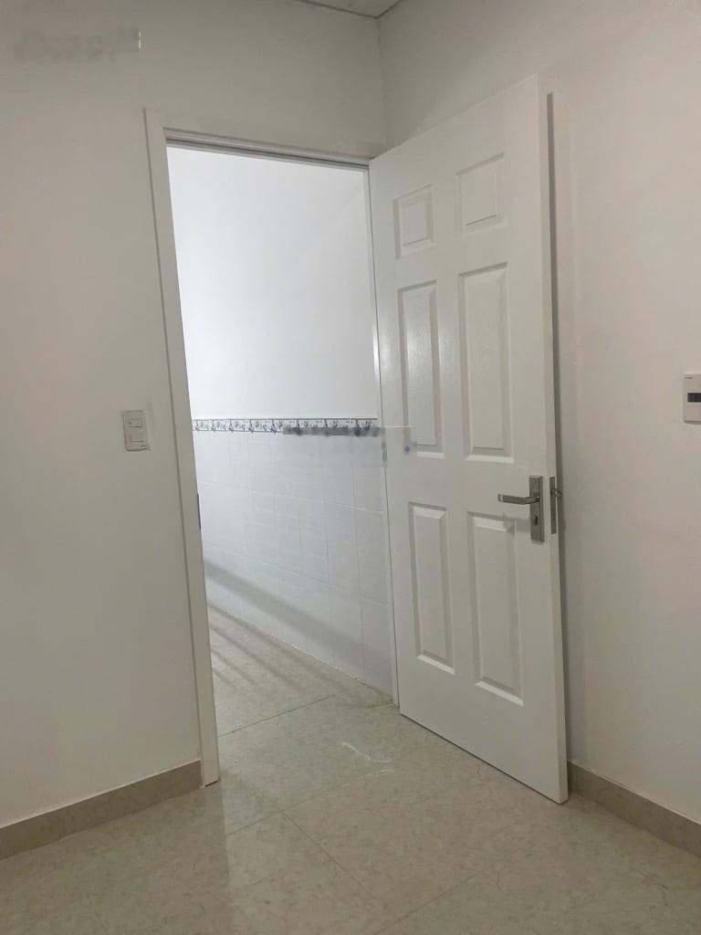 Gò Vấp bán nhà 1 trệt 1 lầu, diện tích sàn: 35m2, 4 phòng, hẻm rộng, gần E Mart, hơn 1 tỷ