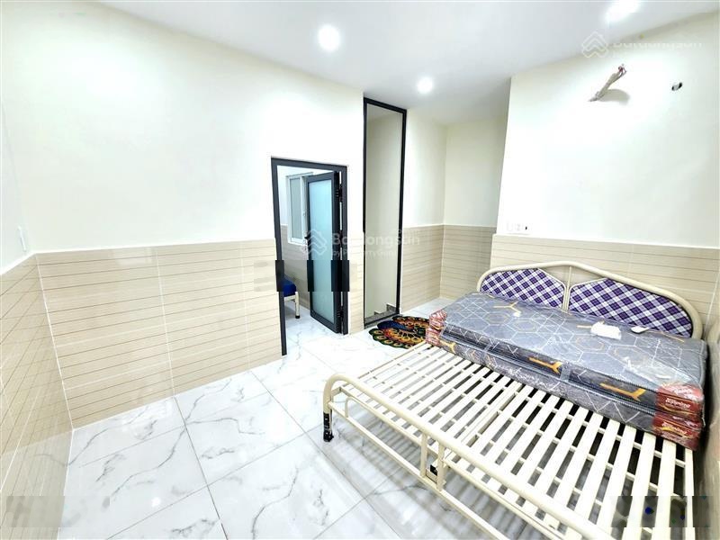 Gò Vấp bán nhà 1 trệt 1 lầu, diện tích sàn: 60m2, 6 phòng, hẻm rộng, gần chợ Hạnh Thông Tây