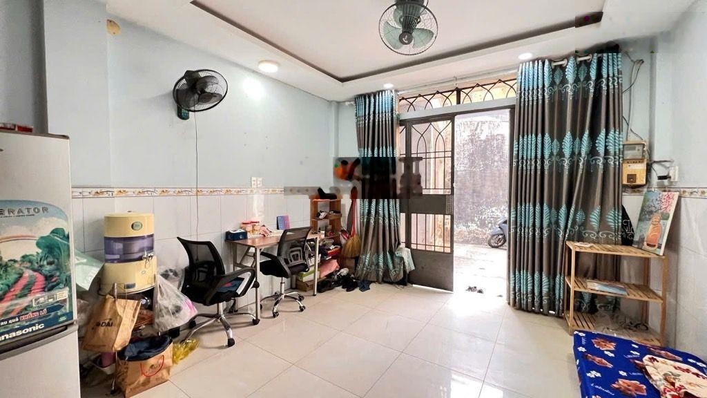 Gò Vấp Bán nhà 1 trệt 1 lầu, diện tích sàn: 54m2, 6 phòng, hẻm rộng, gần Mercedes