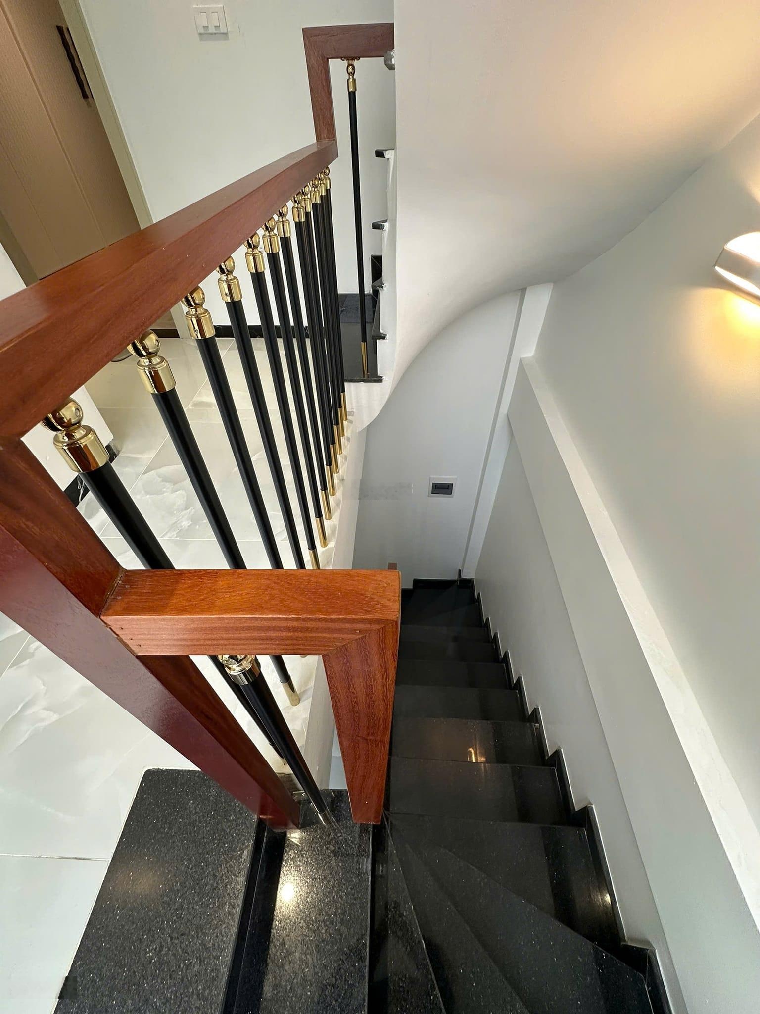 Lô góc phân lô Vĩnh Phúc vỉa hè, 3 ô tô tránh, KD mọi loại hình DT 40m 5T MT 4.5m giá 20 tỷ