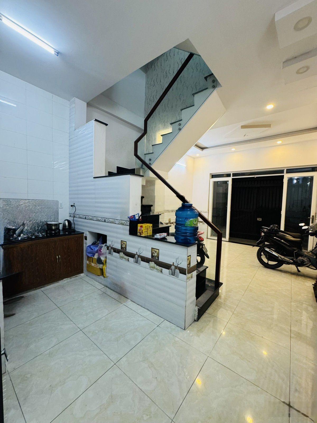 HXH nhà 5 tầng Nguyễn Phúc Chu, Tân Bình - 5m x 10m - 5 tỉ